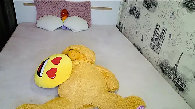 lovely-eyes's cam snapshot