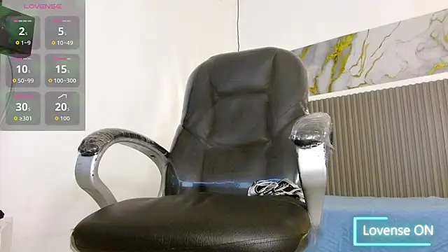 Dyla_n18 live sex cam