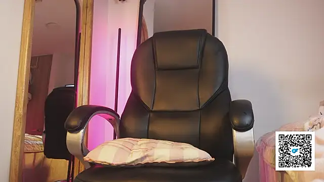 sweetlittlevenus live sex cam