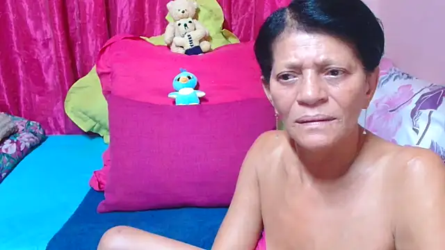 SLUTTYROXY live sex cam