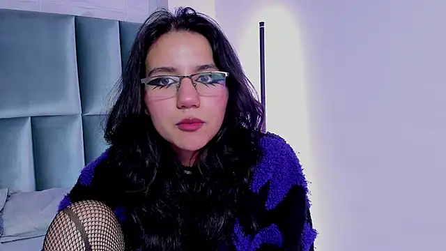 HollyPeach live sex cam