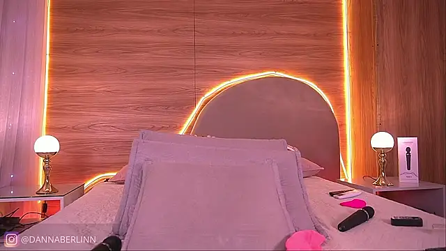 danna_berlin_'s cam snapshot