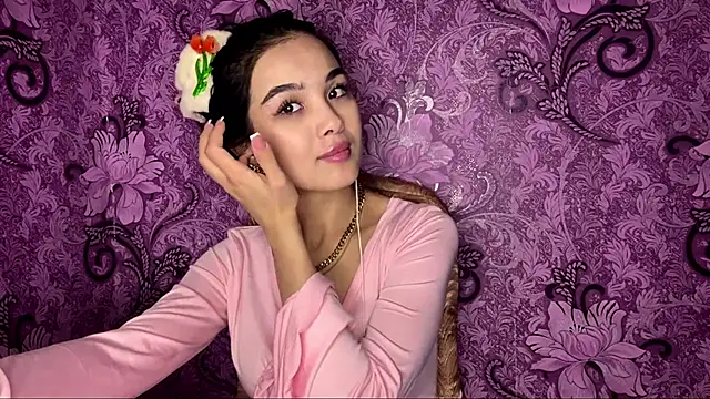 AylinBlush's cam snapshot