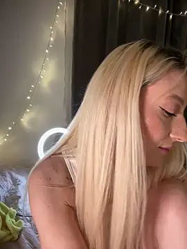 Ella_Charm's cam snapshot