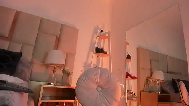 Violett_Sinclair's cam snapshot