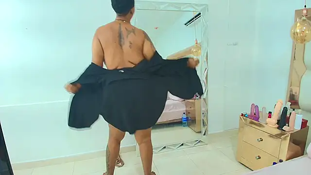 TiffantyAndStacy's cam snapshot