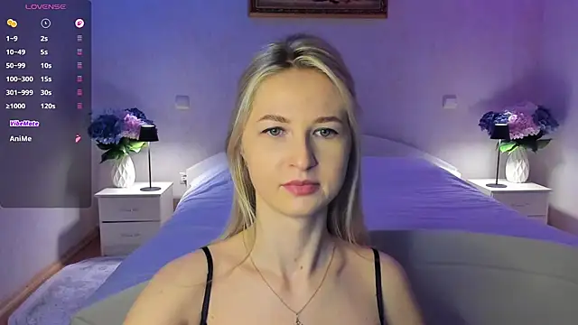 Julie_Blaze's cam snapshot