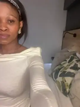 PETITE_NAOMI live sex cam