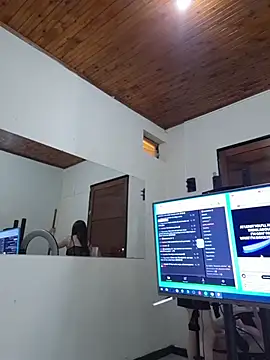 EmmaValencia_'s cam snapshot