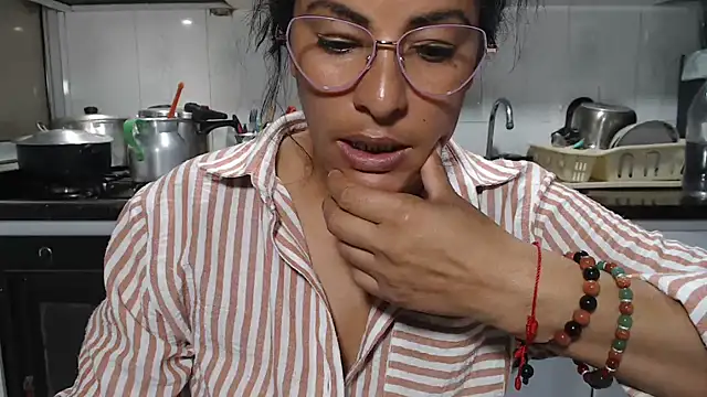 kateleyagrey's cam snapshot