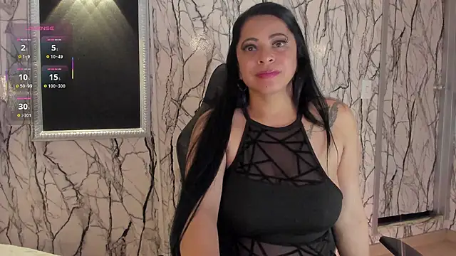 adelinemoretti's cam snapshot