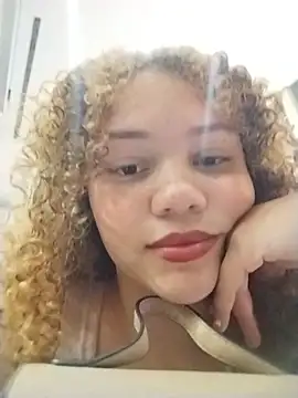 SirenRouge_69's cam snapshot