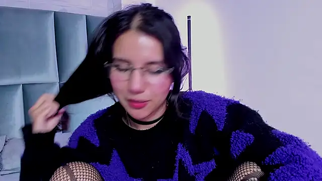 HollyPeach's cam snapshot