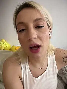 Ella_Charm's cam snapshot