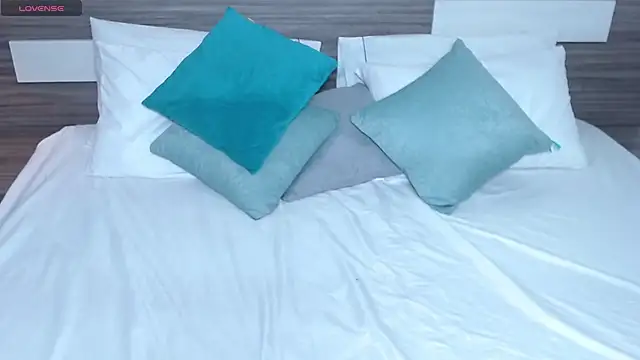 Liiamthompson's cam snapshot