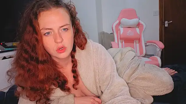 ENGLISHEMILY_69's cam snapshot