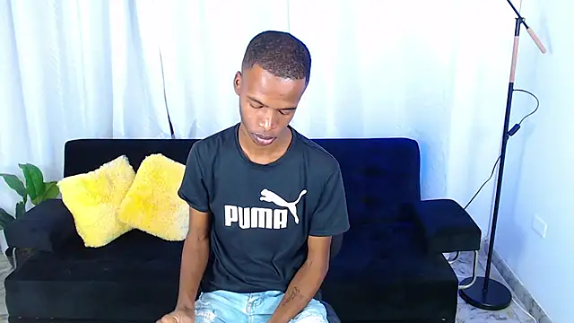 gusy_18 live sex cam