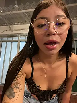 Maddy_Piink live sex cam