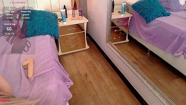 Foxxy_Doll's cam snapshot