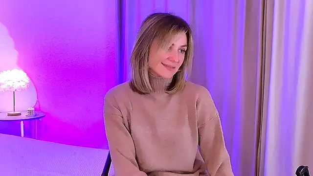 EmeraldGlow live sex cam