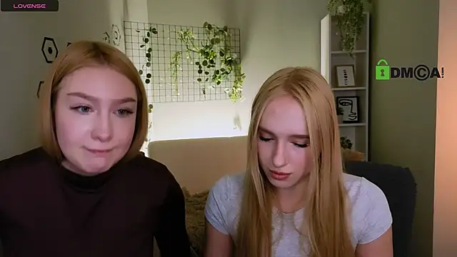 playful_sophie's cam snapshot