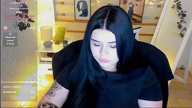 Mona_Esty's cam snapshot