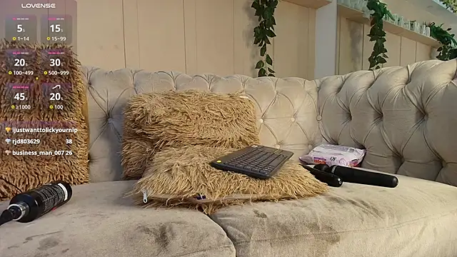 flavia_cruz's cam snapshot