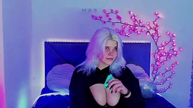 JoannLowe's cam snapshot