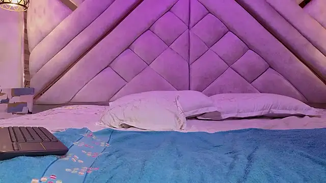 afrodita_aares's cam snapshot