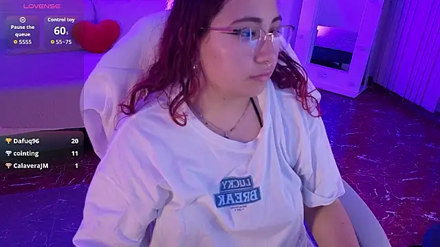 littlee_red's cam snapshot