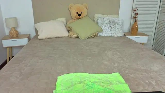 Erika_bestboobs's cam snapshot