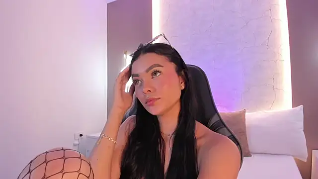 emily_tolson's cam snapshot