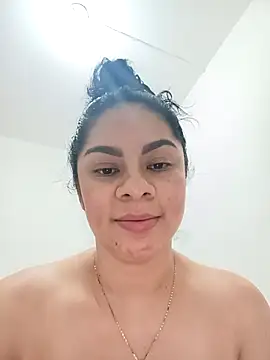 luna_pinky's cam snapshot