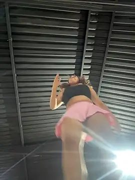 lauraltt live sex cam