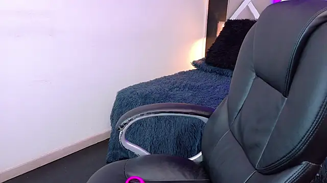 Valery_Jones1's cam snapshot