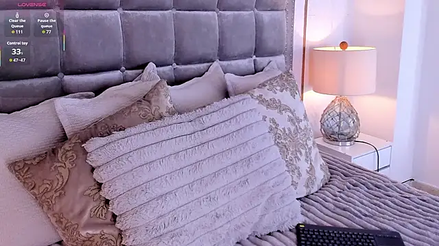 ZaraVesari's cam snapshot