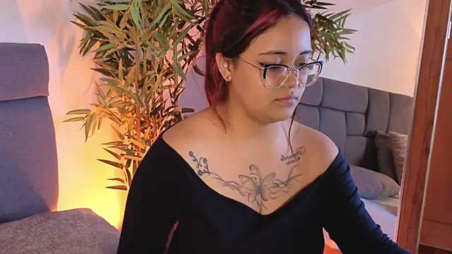 alaiaaddict's cam snapshot