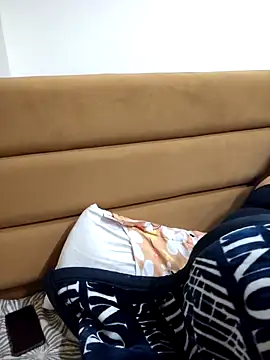 preetipuneet03's cam snapshot