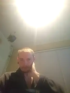 piercingpik's cam snapshot