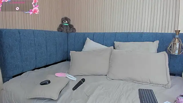 angel_ponce's cam snapshot