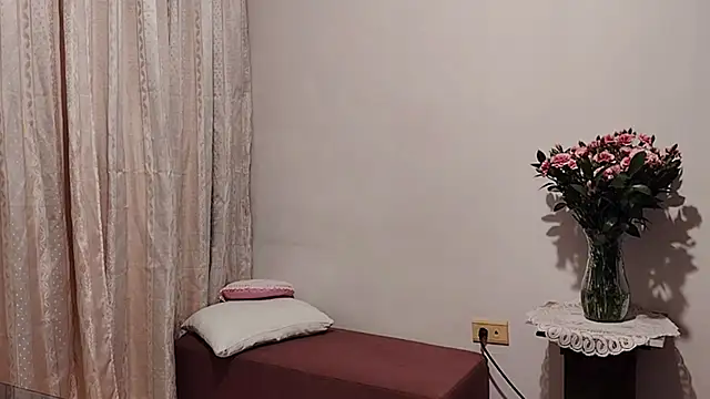 Bella_Exhibition's cam snapshot