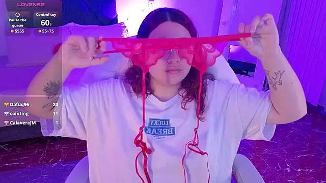 littlee_red's cam snapshot