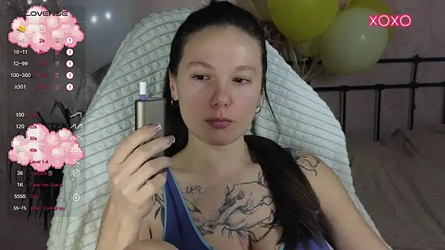 lil_luna_x's cam snapshot