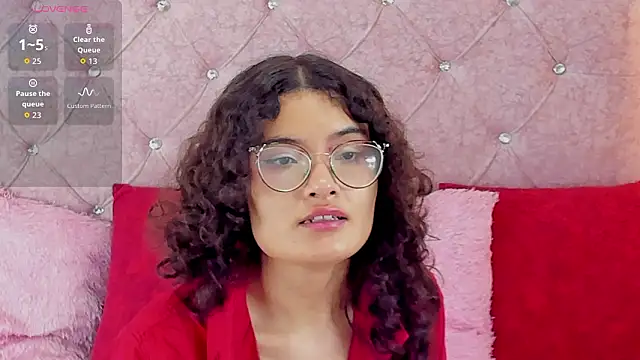 MirandaLawrens_'s cam snapshot