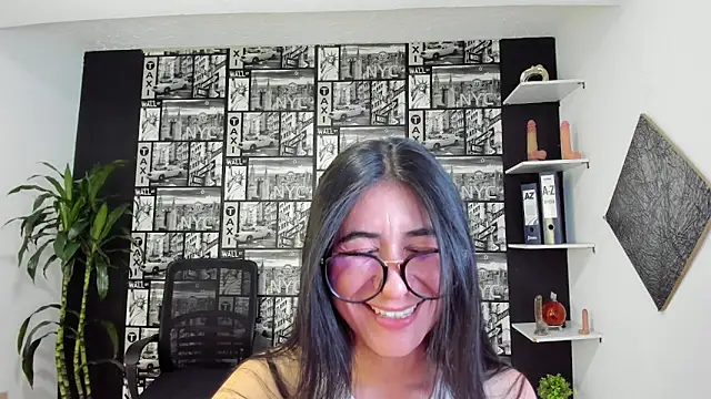 ChloeTurner_'s cam snapshot