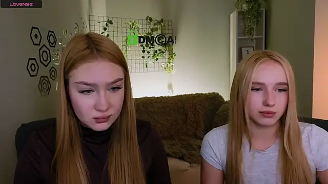 playful_sophie's cam snapshot