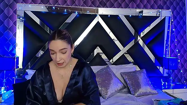 victoriaa_lee_'s cam snapshot