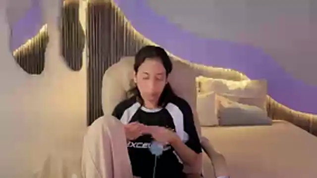 hot_little_bunny's cam snapshot