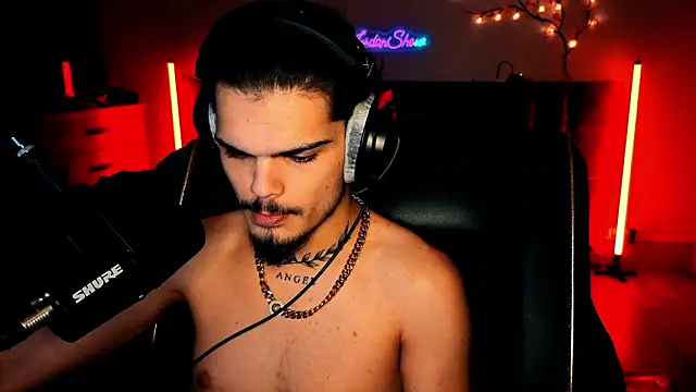 JordanShow live sex cam