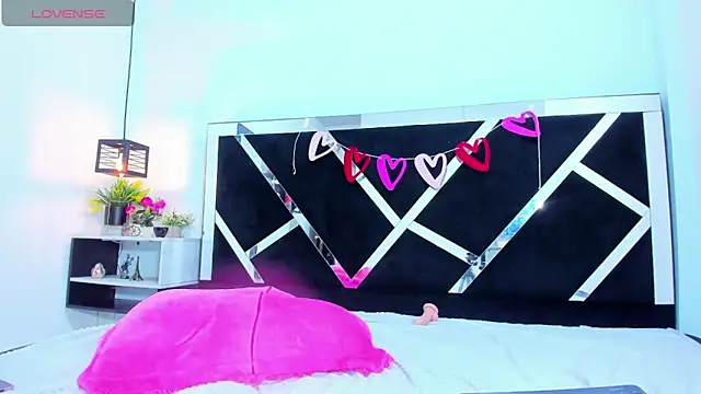 iisabella_noa's cam snapshot